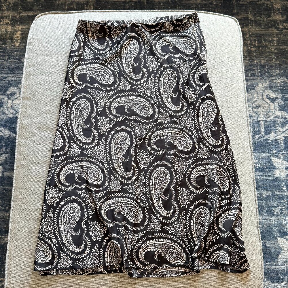 Black Paisley Print Satin Midi Skirt – FUN2FUN, Size L